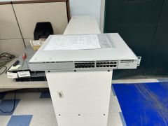 Cisco C9200-24T-E 9200 24-port Data Switch, Network Ess
